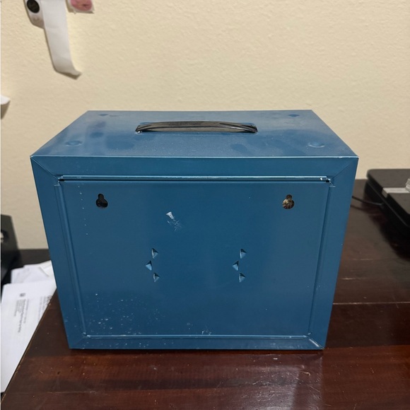 Akro-Mils Storage Container 15-Drawer  With Cross Stitch Floss - Picture 5 of 8